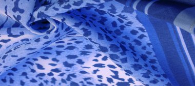 Mavi beyaz çizgili ipek kumaş, Afrika tarzı zebra derisi. Tasarımcı için, tasarımın taslağı, dekoratörün çevresi. Arkaplan dokusu koleksiyonu