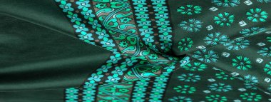 İpek kumaş. yeşil, yeşil ve huş ağacı çiçekleri, yoğun kumaş, triasetat liflerine dayalı çift taraflı. Arkaplan, Desen Dekoru