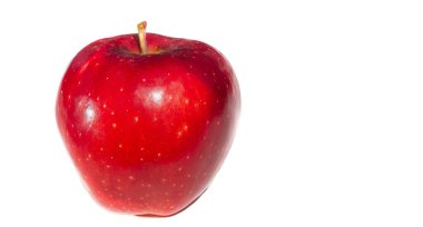 Beyaz arka planda elma. Elmalar bir sürü besin kaynağı olan gevrek meyvelerdir..