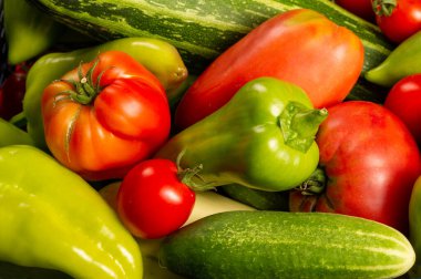 Sebzelerin güzelliğini yakından keşfedin doğanın nimetlerini yepyeni bir şekilde görün çarpıcı görüntüler yakalayın ve sebzelerin karmaşıklığını takdir edin