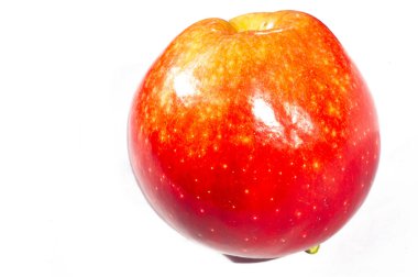 Beyaz arka planda elma. Pectin, quercetin, prosiyanidin ve C vitamini içerirler. Bunlar kanser ve hastalıkların önlenmesinde faydalıdır..