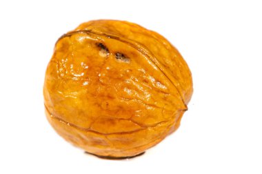 Ceviz. Benim için aşk ceviz gibidir. Düzenli ve küçük miktarlarda alınmalı..