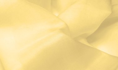 Bulanık sarı ipek kumaş. Olağanüstü bir proje için ihtiyacınız olan tek şey güneşli sarı ipek bir musluktur. Çoğu periden daha ince ve hafiftir. Görünüşü tamamlayan sert bir perdesi vardır..