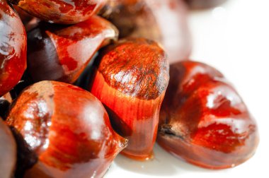 Modern tasarım, sonbahar ve rahat atmosfer aşıkları için ev dekoruna biraz sonbahar dokunuşu katmak için idealdir.