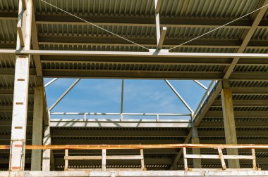 10 08 2014 Rusya Chelny Dayanıklılık ve dayanıklılık için güçlendirilmiş beton kullanımı endüstri ve inşaat yasalarına uygunluğu site hazırlığını içerir. İş için. Takviye. Dök ve iyileştir.