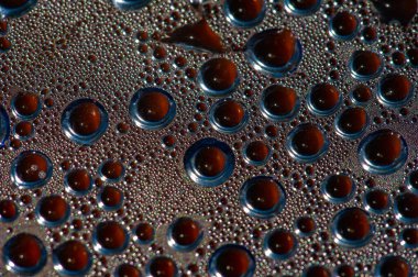 Benzersiz su kabarcığı şekilli buhar damlası tasarımı mutfağınızın ya da banyonuzun estetik çekiciliğini arttırır. Daha iyi buharlaşması için yüksek işlevsel ve verimli buhar dağılımı sağlar.