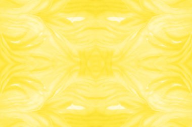 Kusursuz kaleydoskop, sarı ipek. Şık bir sunum için ihtiyacın olan tek şey güneşli sarı ipek bir musluk..