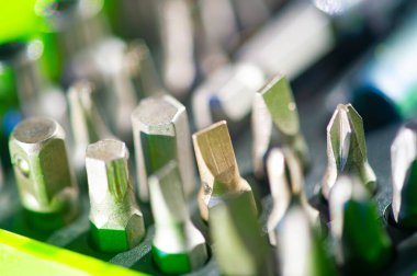 Her iş için anahtar ve tornavida. Uzun yaşam için dayanıklı ve yüksek kaliteli malzemeler. Rahat kavrama ve kullanım kolaylığı için ergonomik tasarım.