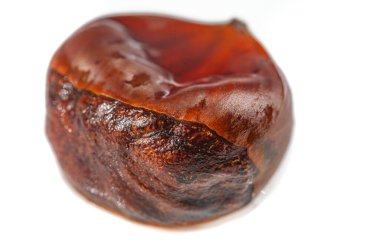 Kestane ağacının güzel yakın çekimi. Minimalist ve dramatik bir ortamda doğal tasarım. Sadelik ve güzelliği takdir edenler için idealdir..