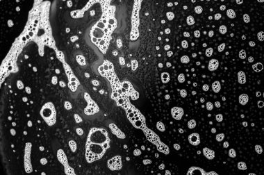 Sabun köpüğüyle lüks ve rahatlatıcı bir atmosfer yaratın. Güçlü yüzey deterjanıyla kolayca temiz tabaklar. Bu etkili temizlik ürünüyle mutfağını temiz tut..