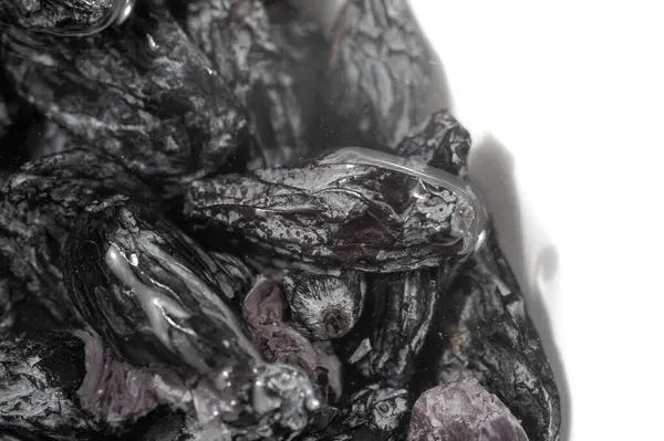 Siyah kuru üzümler yemeklerinize tatlılık katmak için idealdir. Kendi başına atıştırmak ya da yemek tarifleri eklemek için birebirdir. Güneş maksimum lezzet ve tatlılık için kurumuş.