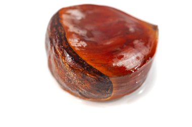 Kestanenin leziz ve zengin tadını tecrübe et. Just Nuts ürünlerinin basitliği ve zarafetinin tadını çıkar. Her lokmada neşe barındıran küçük bir hazine keşfedin..