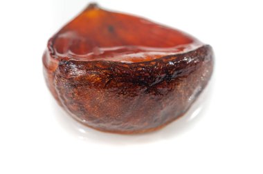 Ev dekorunuzdaki tek bir kestane ağacının lüks atmosferini deneyin. Herhangi bir yere doğal bir zarafet katacak sıcak ve dünyevi tonların tadını çıkar..