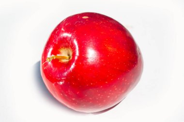 Elmaların parlak ve sulu tadını hisset. Arkana yaslan ve elmanın ferahlatıcı tadını çıkarırken rahatla. Günlük vitaminlerini lezzetli bir şekilde al..