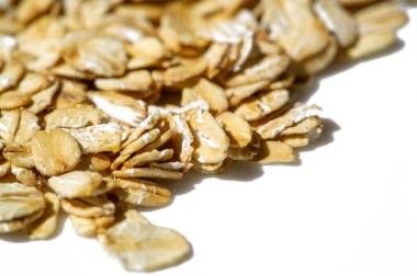 Gününüzü sağlıklı bir kahvaltıyla doldurun. Güne bir kase sıcak yulaf ezmesi ya da yulaf lapasıyla başla. Hızlı ve besleyici bir öğle yemeği için gevreğin keyfini çıkarın..