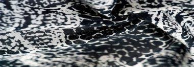 Asfalt. Bitumen siyah reçine kütlesi, eski. Yolların, sokakların, kaldırımların, vb. Yol böyle bir kitle ile kaplıydı. Hareket için tasarlanmış bir arazi şeridi, bir iletişim yolu..