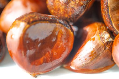 Modern tasarım, sonbahar ve rahat atmosfer aşıkları için ev dekoruna biraz sonbahar dokunuşu katmak için idealdir.