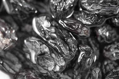 Çeşitli tariflerde siyah kuru üzümlerin çok yönlülüğünü keşfedin. Tabaklarınızı siyah kuru üzümlerin tatlı ve zengin lezzetiyle süsleyin. Bu malzemeyle eşsiz ve lezzetli aşçılık ürünleri oluştur