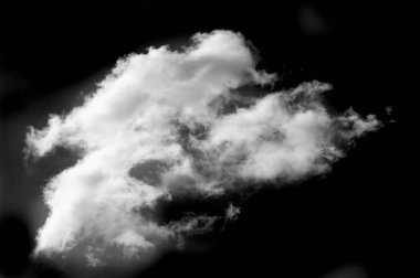 Siyah arka planda beyaz bulut. Renklerin kontrastı çarpıcı bir görsel etki yaratır. Saflığı, sadeliği ve zarafeti simgeler. Huzur ve sükunet hissi veriyor..