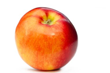 Beyaz arka planda elma. Elmaya bayılırım. Bana göre, meyveler inkar edilemez. Cennet bahçesinden geliyorlar.