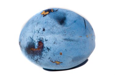 Erikten bir renk şeması olan sağlık ve enerji odaklı bir marka. Beyaz arka plan saflığı ve saflığı simgeliyor. Mor aksanlar lüks ve yaratıcılık hissi yaratır..