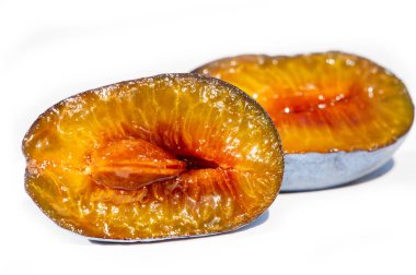 Sağlıklı bir diyet için gerekli vitaminleri içerir. Bahçe işleri ve arka bahçeler için ideal. Sulu ve olgun meyveler toplamaya hazır. Mükemmel bir nem ve besin kaynağı..