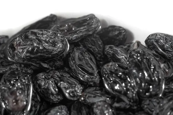 Siyah kuru üzümler her yemeğe derinlik ve tatlılık katar. Hem lezzetli hem de tatlı yemekler için evrensel bir malzeme. Salatalar, kuskus, yulaf ezmesi ve pişmiş yiyecekler için harika bir ilave..