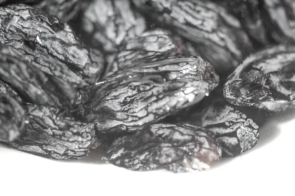 Siyah kuru üzümler yemeklerinize tatlılık katmak için idealdir. Kendi başına atıştırmak ya da yemek tarifleri eklemek için birebirdir. Güneş maksimum lezzet ve tatlılık için kurumuş.