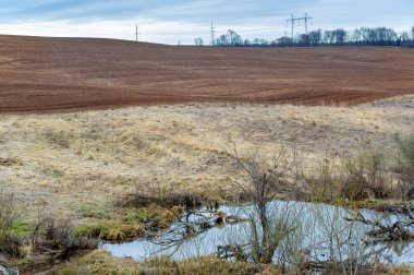 Hasat mevsiminde doğanın gençleşmesini tecrübe edin. Yaşam döngüsünü ve Dünya 'nın bolluğunu kutlayın. Topraktan bereketli bir hasat getirmeye hazır olun..