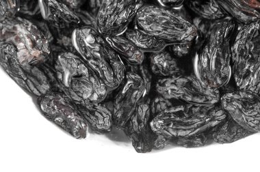 Kara kuru üzümler birçok yemeğin çok yönlü bir bileşenidir. Kuru üzümün zengin ve tatlı tadını keşfet. Aşçılık kreasyonlarınıza siyah kuru üzümlerle derinlik ve karmaşıklık ekleyin.