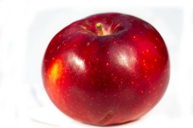 Elmaların parlak ve sulu tadını hisset. Arkana yaslan ve bu ferahlatıcı konseptle rahatla. Bu parlak fikirle günlük C vitamini dozunu al. Rahatlamanın ve sağlıklı olmanın tadını çıkar.