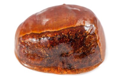 Aksan olarak güzel kestane tasarımı. Temiz beyaz bir arkaplan karşısında doğal tonlar basit ve zarif bir görünüm yaratır. Gösterişsiz cazibeyi takdir edenler için idealdir..