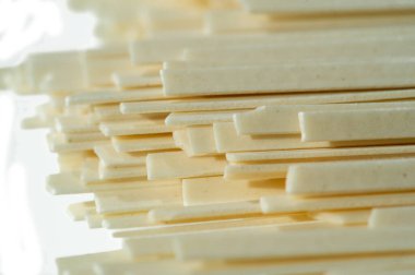 Bavette noodle ile pişirilmiş otantik İtalyan makarnası. Yüksek kaliteli malzemelerden yapılmış lezzetli ve aromatik yemekler. Spagettimiz ve diğer klasik yemeklerimizle İtalya 'nın tadına bakın..