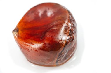 Doğanın güzelliğini minimalist bir ortamda tecrübe et. Bu nefes kesici yakın çekimle basitliğin özünü yakala. Çarpıcı detaylardaki karmaşık kestane tasarımını takdir ediyorum..