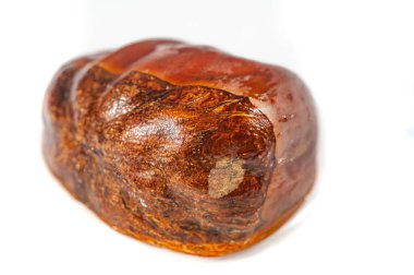 Doğanın güzelliğini minimalist bir ortamda tecrübe et. Bu nefes kesici yakın çekimle basitliğin özünü yakala. Çarpıcı detaylardaki karmaşık kestane tasarımını takdir ediyorum..