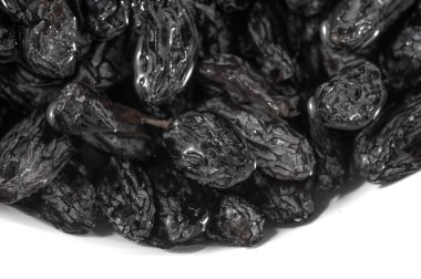 Siyah üzümlerin zengin dokusunu ve lezzet potansiyelini keşfedin. Her ısırığın doğal tatlılığını tat. Pişirmek, atıştırmak ya da en sevdiğiniz tariflere eklemek için mükemmel..