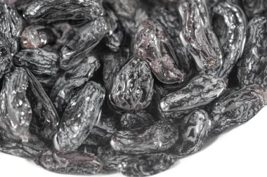 Mutfak yaratımlarındaki kara kuru üzümlerin çok yönlü dünyasını keşfedin. Bu maddenin dünyanın dört bir yanından gelen yemekleri nasıl geliştireceğini öğren. Zengin tarihi ve faydaları öğren.