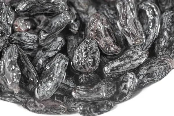 Mutfak yaratımlarındaki kara kuru üzümlerin çok yönlü dünyasını keşfedin. Bu maddenin dünyanın dört bir yanından gelen yemekleri nasıl geliştireceğini öğren. Zengin tarihi ve faydaları öğren.