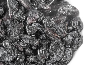 Siyah kuru üzümlerin bu büyüleyici yakın çekimi ile mutfak olanakları dünyasına dalmak, iz karışımlarından etiketlere kadar her şeyin temel bileşenidir. Evrensel Lezzetler