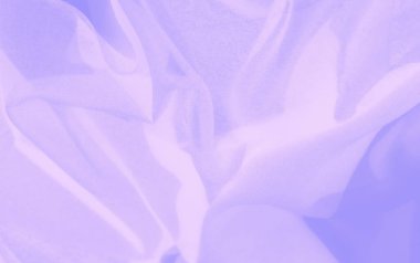 Zarif pastel mavi tonlarda yumuşak ipeksi bir dokusu olan lüks bir kumaş. Sakin ve zarif bir estetik yaratıyor, yüksek moda ve sofistike iç dekorasyon için mükemmel..