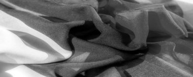 İpek kumaşın sonsuz siyah beyaz lüksünü yaşayın. Zariflik katmak için ustalıkla hazırlanmış. Benzersiz ince kırışıklıklar tasarımlarınıza derinlik ve boyut ekler.