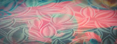 Karmaşık çiçek desenleri ve yumuşak ışık yansımalarıyla zarif ve zarif bir doku oluşturan altın bir kumaş..