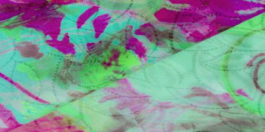 Yumuşak kıvrımlı, dinamik desenleri ve katmanlı dokusu zengin bir görsel derinlik yaratan yeşil ve morumsu kumaşın parlak ve karmaşık tasarımı..