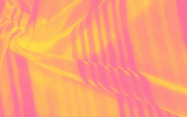 Pembe ve sarı tonların birleşiminden oluşan soyut bir kumaş girdabı. Çarpık tasarım, materyalin hareketini ve yumuşaklığını vurgulayan çizgilerin ve eğrilerin dinamik akışını yaratır..