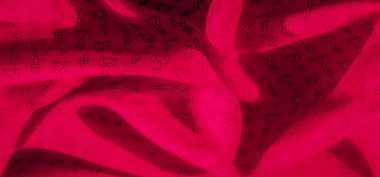 Bu canlı kırmızı kumaş bir dizi siyah üzengi dizaynını ızgara deseninde gösteriyor. Kumaşın kıvrımları tasarım ve ışık arasında dinamik bir etkileşim yaratır.,