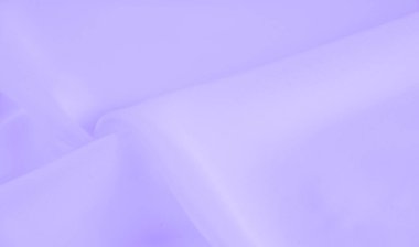 Bulanık, lavanta renkli bir kumaşın zarifçe akışını gösteren bu resim, yumuşak dokusunu ve nazik kıvrımlarını vurguluyor, rahatlatıcı bir pastel tonuyla soyut ve barışçıl bir his veriyor.