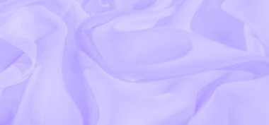 Bulanık, yumuşak lavanta kumaşları soyut bir zemin oluşturur. İnce doku ve akış çizgileri, minimalist ya da yaratıcı projeler için ideal, nazik ve sakinleştirici bir etki yaratır..