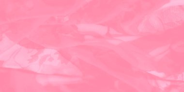 Bulanık pembe çiçekli kumaş. Karmaşık desenler ve hassas doku içeriyor. Materyalin nazik kıvrımları ve kıvrımları ruhani ve rüya gibi bir görünüm yaratıyor..