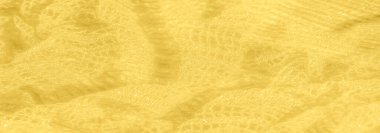 Bu sarı dantelli kumaşın karmaşık detaylarını bulanıklaştır yumuşak bir parıltıyla büyüleyici bir doku yarat. Işık narin dokumadan nazikçe yansıyarak zarafetini ve ince parıltısını arttırır..