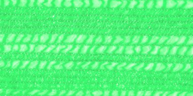 Bu yeşil kumaş, parlak bir yansıtıcı yüzey tarafından vurgulanmış ince iplikli hassas bir dantel deseni içeriyor. Dalgalı doku ve katıksız elementler benzersiz bir şey yaratır.